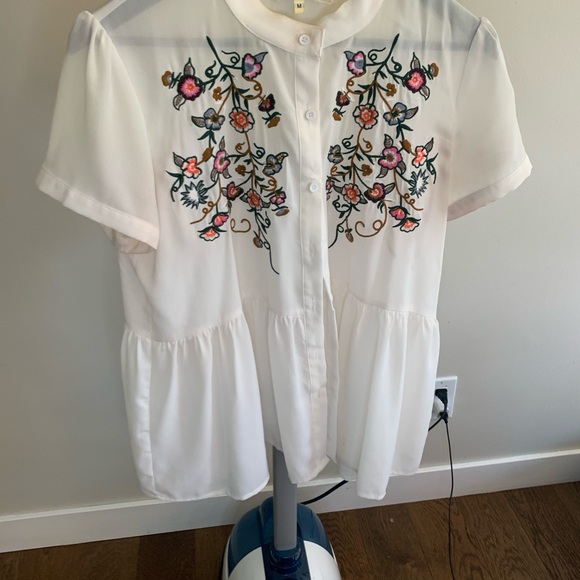 Embroidered blouse - Picture 2 of 3